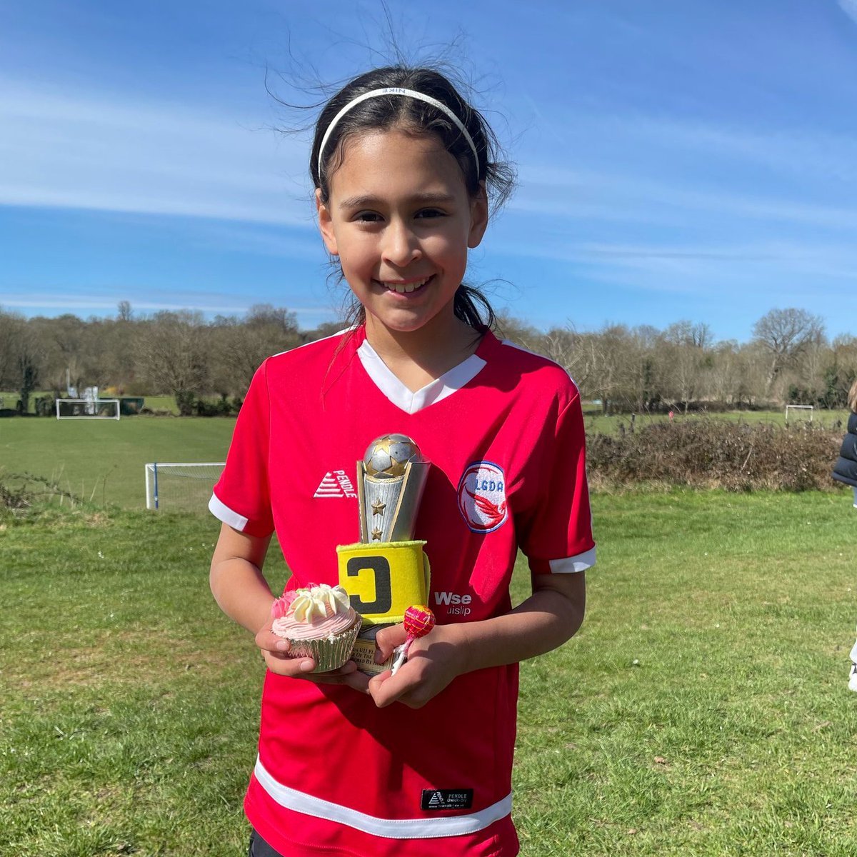 A great performance in the <a href="/HGFPL18/">HGFPL</a> U11 shield 2nd round, saw this young phoenix star awarded the <a href="/HLCSLTD/">H&L Construction Solutions Ltd</a> PotM trophy. A young lady who is determined to learn more.............

lgda.co.uk/teams/lgda-u11…

#learngrowdevelopachieve