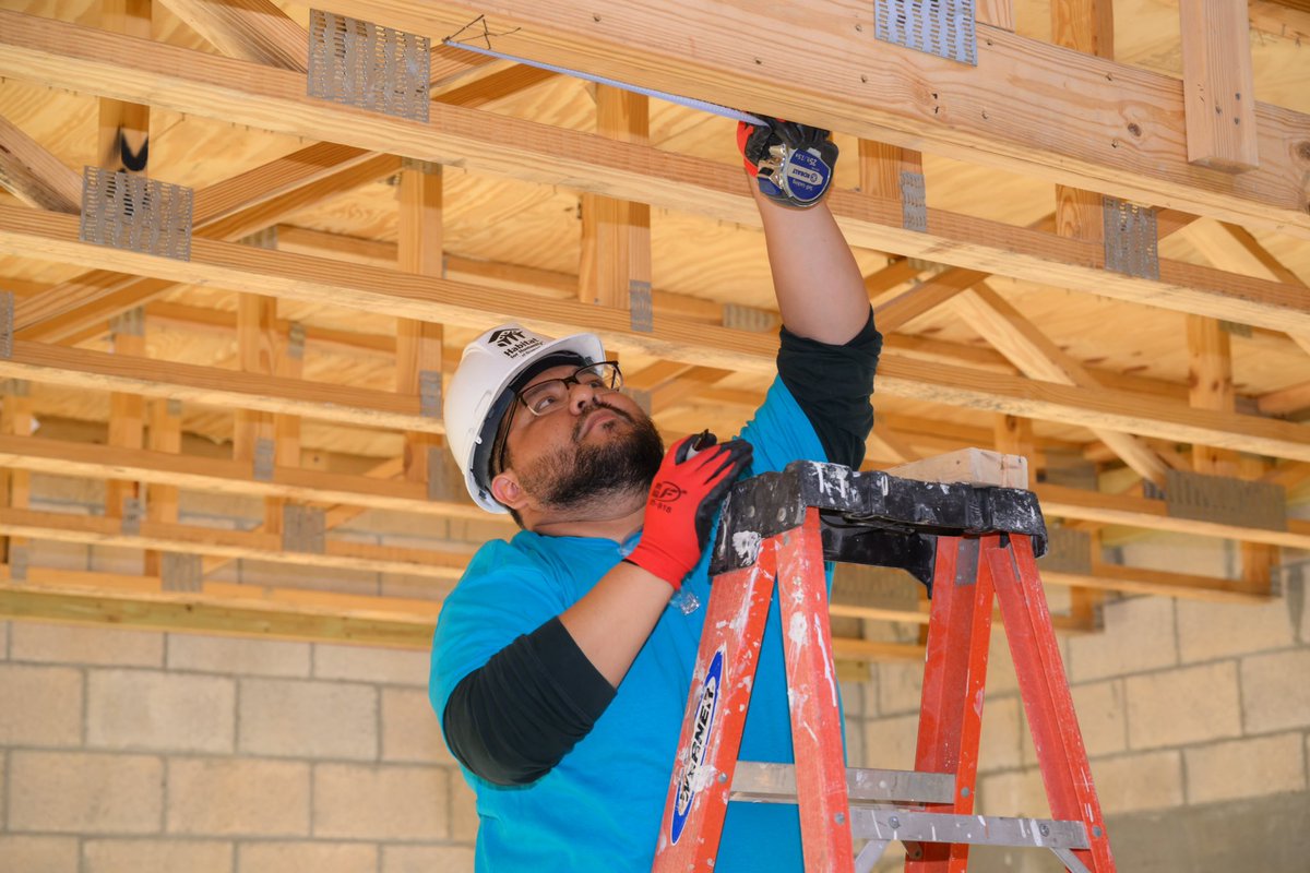 BrowardCollege's tweet photo. On March 22, 21 Broward College faculty and staff joined @HabitatBroward to build a family's forever home. They left with new skills, stronger bonds, and a sense of pride from giving back. 💙 #BCCares @BCMediaRoom https://t.co/a3FXSXD5tZ