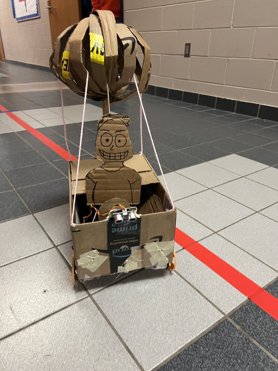 SCIS_CCISD's tweet image. Big congrats to the winner of our Cardinal Robotics Class Cardboard Box Challenge! They showed off some amazing build and coding skills this morning. Incredible creativity and teamwork in action! #CardinalRobotics #STREAM
@ClearCreekISD @CCISD_CTE