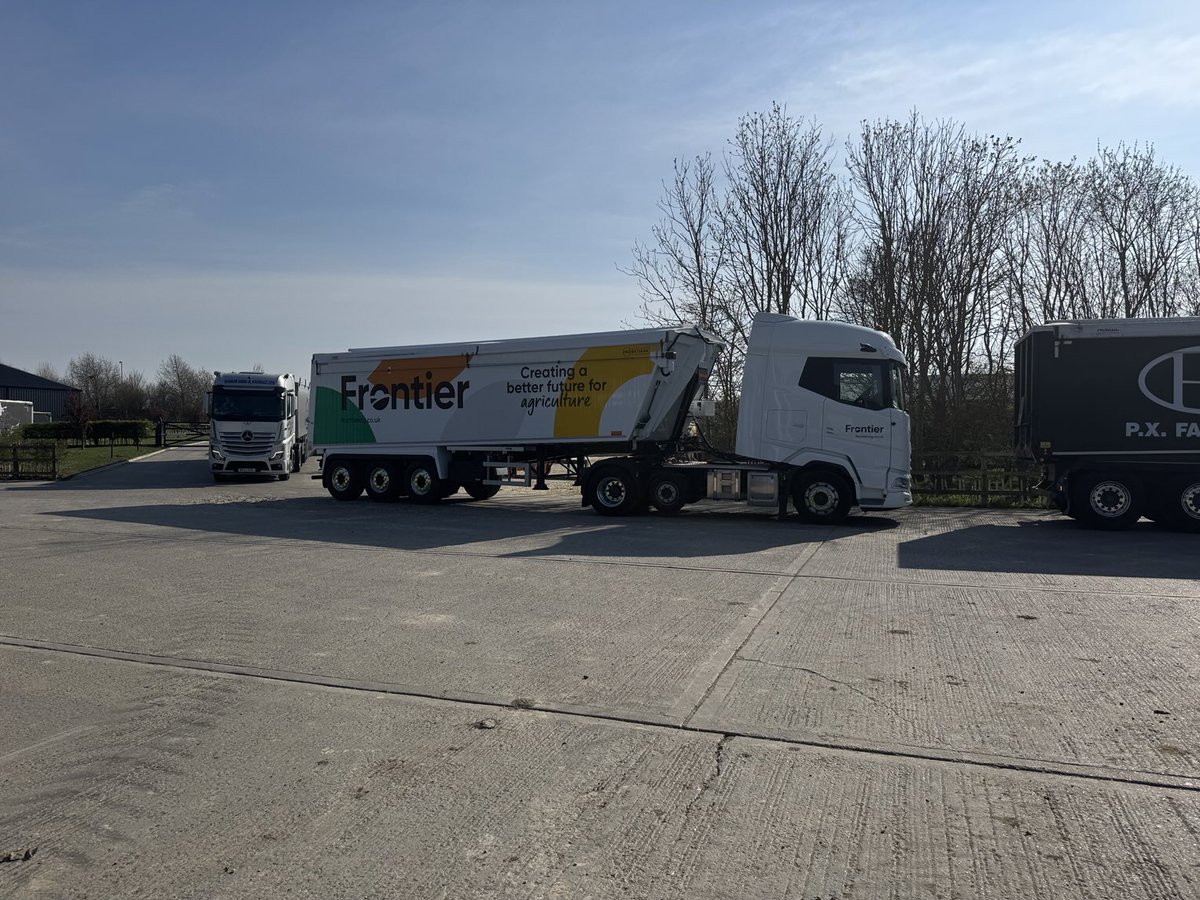 Frontier new livery, first load at Px