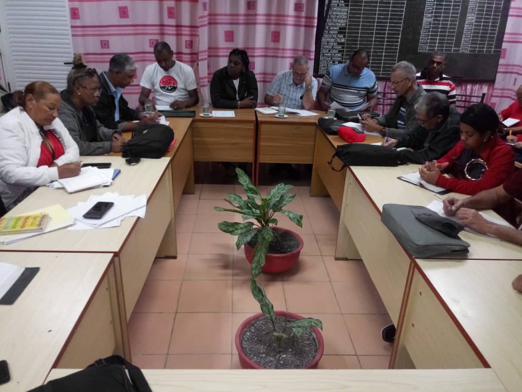 TurquinoTeVe's tweet photo. Autoridades santiagueras supervisan avances de la Zafra Azucarera 2025 en San Luis y Palma Soriano - tvsantiago 
https://t.co/F4Hp9GuT9s 
#SantiagoDeCuba #CubaVencerá https://t.co/M8888jr5bk