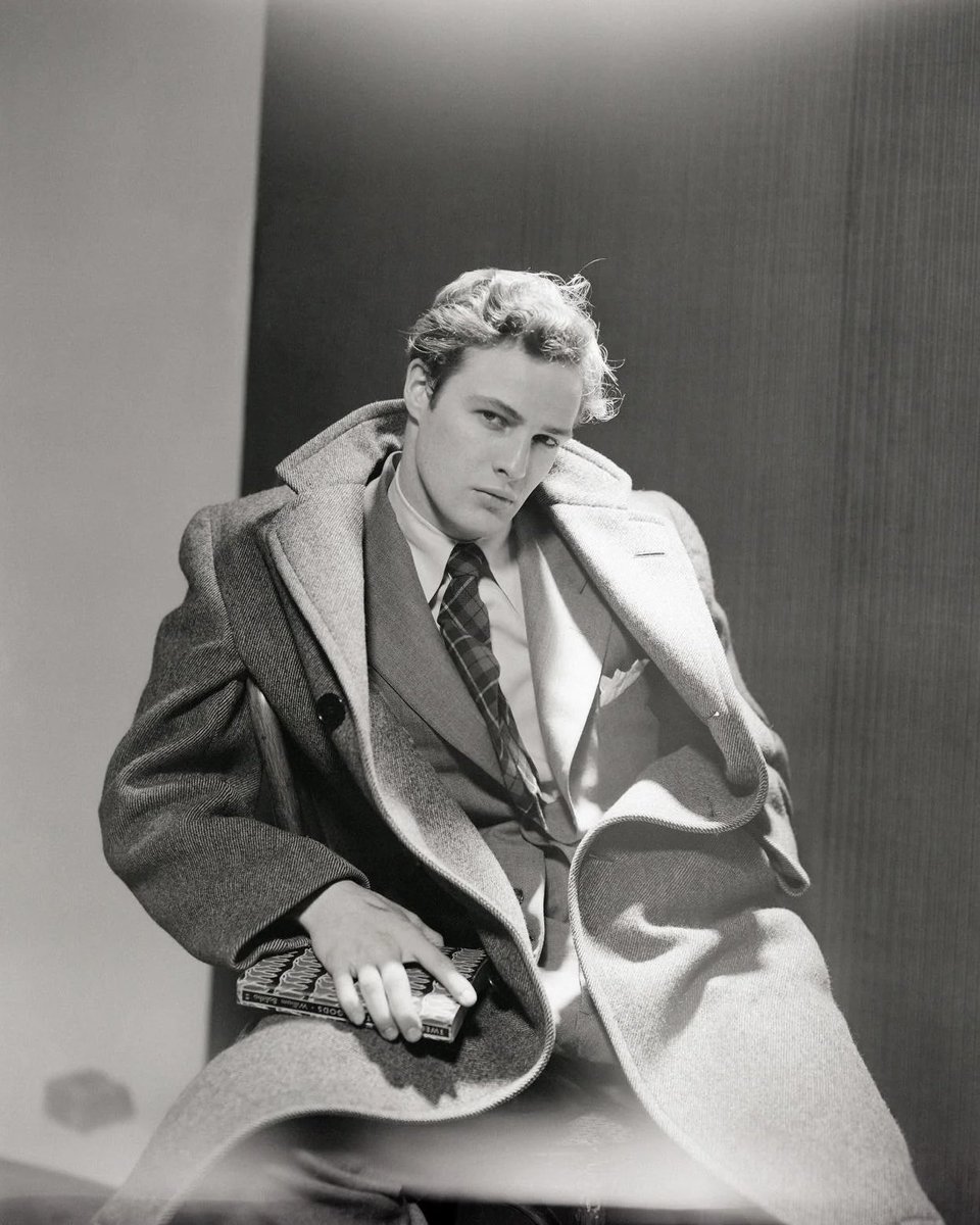 brandobook's tweet image. Marlon Brando, Hollywood Rebel.
Born this day, April 3, 1924.
MarlonBrandoBook.com
@ApplauseBooks @LeeLiterary @AirMailWeekly @NewYorker @TheOldHollywood