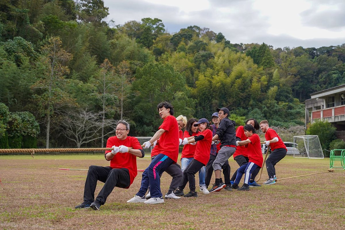 「私が思うに、運動会に参加するということは、単に競技に出ることだけを指すことではありません」

毎年、運動会委員として関わり続けてきた山田が、運動会への熱い想いを書きました。

ハッピー、楽しい、ありがとう、山田真綺3年目の運動会
monosus.co.jp/posts/2025/03/…

#運動会 #周年イベント