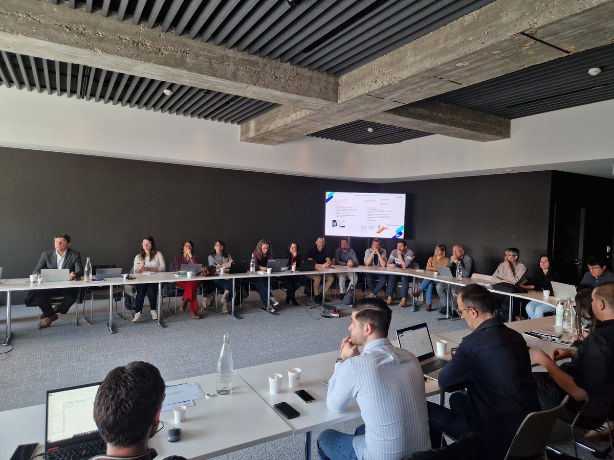 ⛑️🦺 Commission Santé-Sécurité ce matin, clôturée par la restitution des travaux menés en partenariat avec l’<a href="/aract_aura/">Aract Auvergne-Rhône-Alpes</a> , autour de la gestion des fortes chaleurs par les entreprises de Travaux Publics. Près de 40 personnes ont répondu présentes.

↪️ Pour information : 
En 2024,