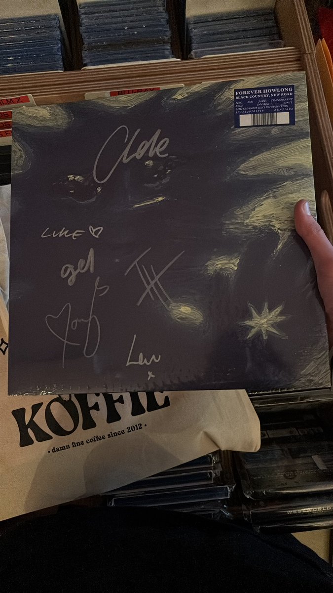 loefpk's tweet photo. Black Country New Road listening party rn https://t.co/UNEeWzducI