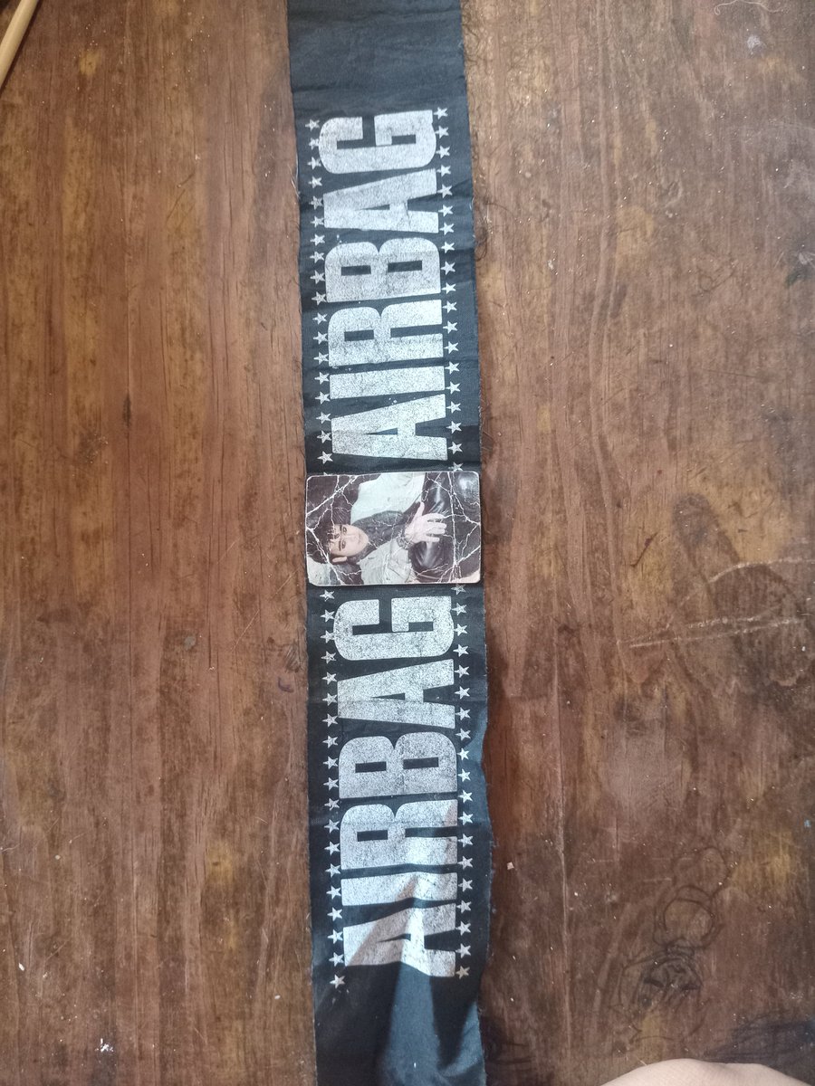 Pmalenaaa's tweet photo. Y desde cuando seguis a @AirbagInfo ?
Un merch más viejo que este?
@AIRBAGoficial @GuidoAIRBAG @gasto https://t.co/Q6CYaibYRk
