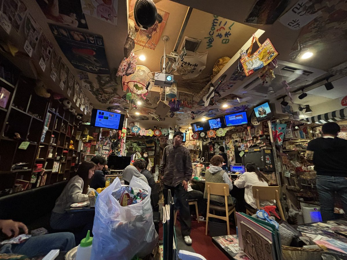 練後に駄菓子の食べ放題に来ました
#平成
#アメフト
#春から阪大