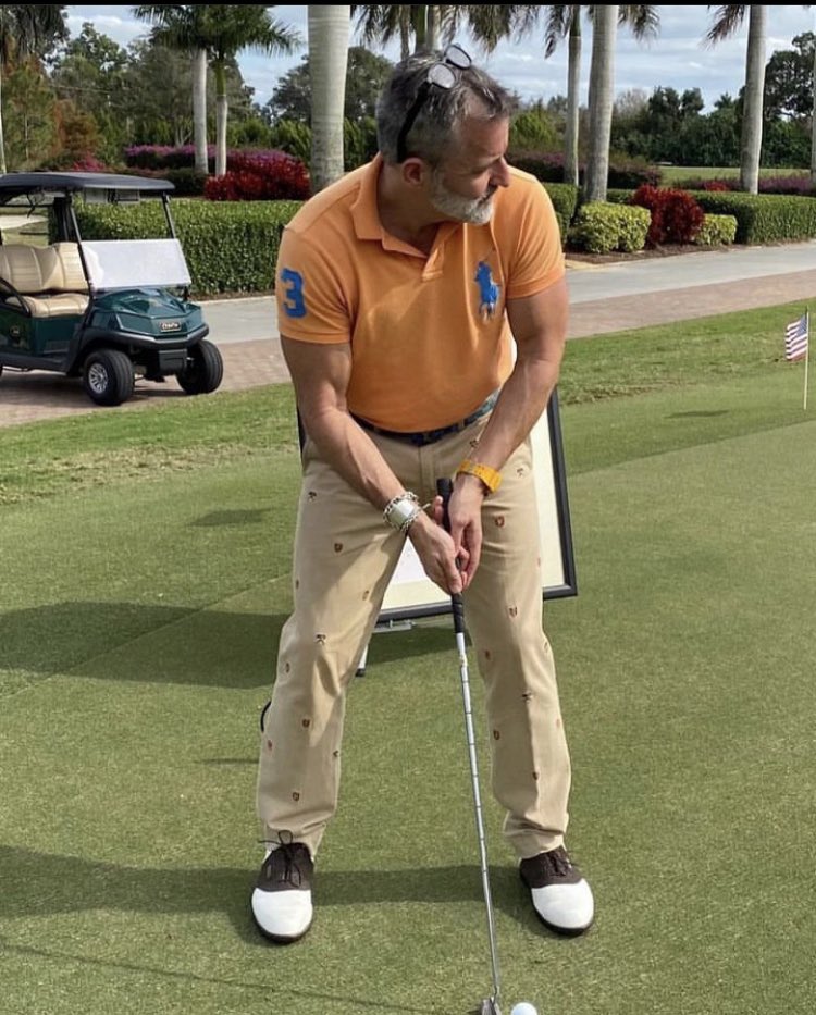 Nothing make me smile more then sharing art with another art and golf lover . Today, a special.   donor from the JDRF gala met me to pick up the JDRF Pop Art Golf Ball with a Heart representing giving, love of golf and love for those in need. JDRF and I send out heartfeit thanks