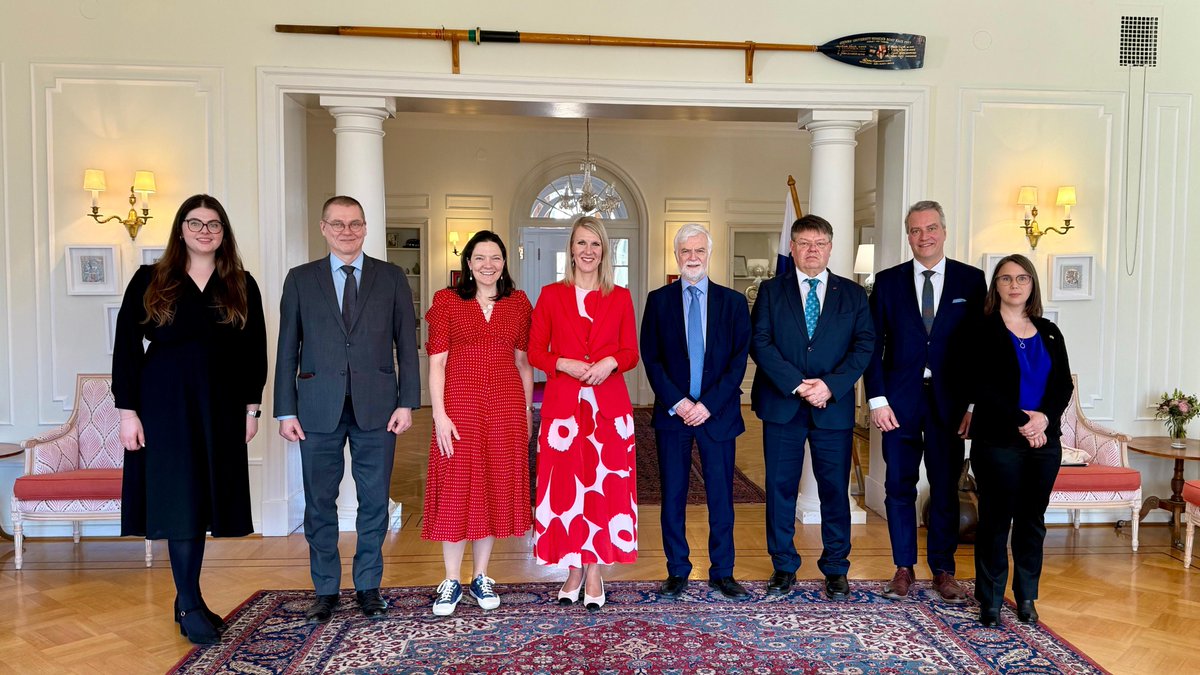 Jim Skea (@jimskeaipcc) on Twitter photo In Helsinki today - it was a pleasure to have an engaging discussion with the Finnish Minister of Environment & Climate <a href="/SariMultala/">Sari Multala</a>, Petteri Taalas Director General of @Meteorologit, as well as Juhani Damski and Kaarle Kupiainen, <a href="/yministerio/">Ympäristöministeriö</a>. In Helsinki today - it was a pleasure to have an engaging discussion with the Finnish Minister of Environment & Climate <a href="/SariMultala/">Sari Multala</a>, Petteri Taalas Director General of @Meteorologit, as well as Juhani Damski and Kaarle Kupiainen, <a href="/yministerio/">Ympäristöministeriö</a>.