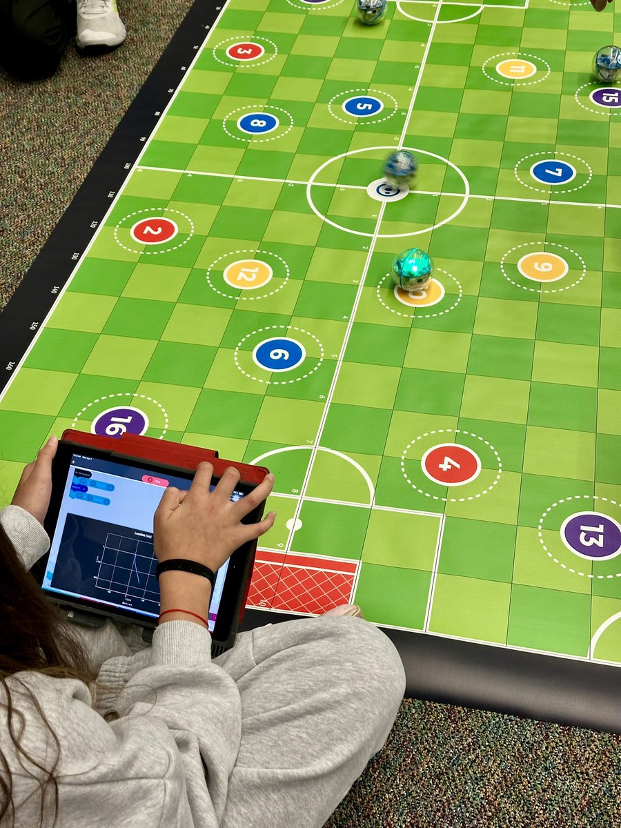 LmcStation220's tweet image. April is #SchoolLibraryMonth and our students are coding their way to success with the @Sphero mat! #STEMinLibraries #CodingFun