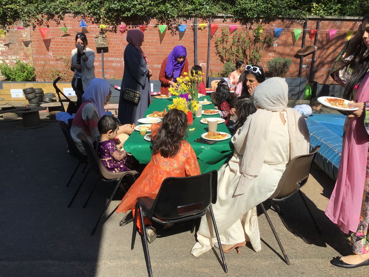 NithsdaleroadNS's tweet image. Thank you to everyone who came along to our Eid/Easter party today. The sun was shining and we had a lovely day!