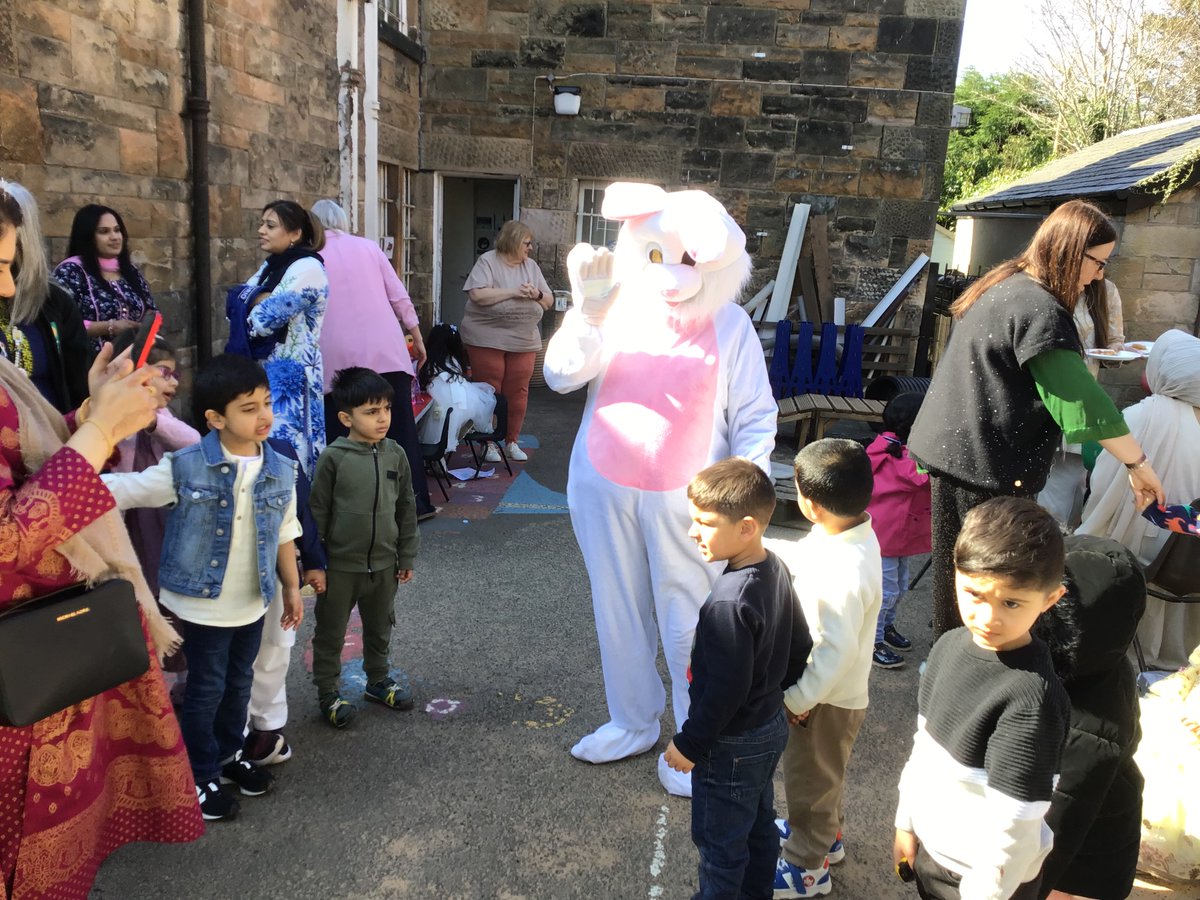 NithsdaleroadNS's tweet image. Thank you to everyone who came along to our Eid/Easter party today. The sun was shining and we had a lovely day!