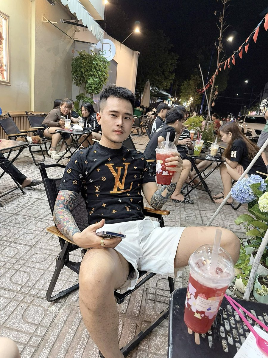 soine03's tweet photo. vì anh chỉ muốn có em gệ đáng yêu .! https://t.co/s1w93OGFjV