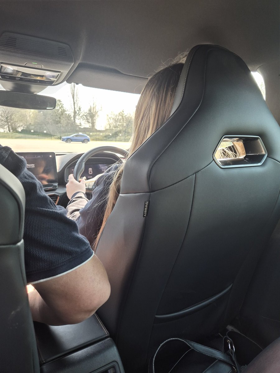 Had the pleasure of joining some y11 students on a driving lesson this afternoon! How lucky are they?! I would have loved this at school. <a href="/OACarlton/">OA Carlton</a> #rewards #drivingschool