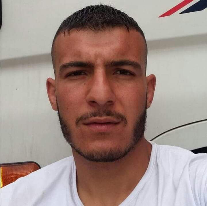 بحسب المعلومات المتوفرة لدينا فإننا نجزم بأن أبننا الأسير (ديار مستو) موقوف في سجون الإدارة الذاتية، وعليه فإننا سنستمر في إيصال قضيته المأساوية إلى كل المعنيين، وسنواصل السعي للإفراج عنه، لأن الأسير يكّرم من قبل شعبه، لا أن يزج في السجون مع الدواعش والمجرمين لمدة قاربت ست سنوات.