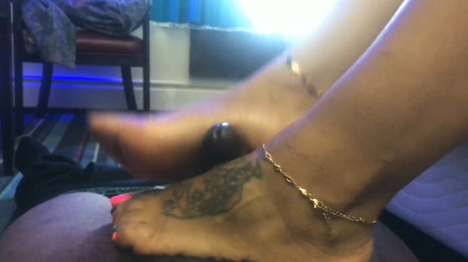 Watch Selenasoles.com's leaked NSFW photo on TwXstars