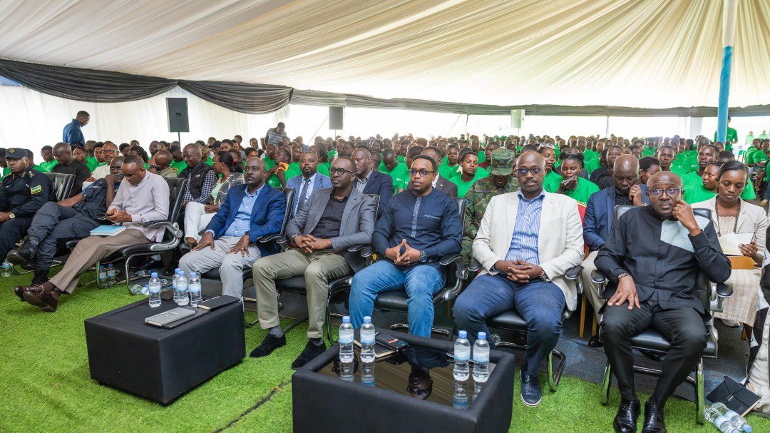 YEAN_Agro's tweet photo. Today The Eastern Province Consortium that implement YEFFA program in the @RwandaEast Province joined the Ecosystem partners for the launch of the first edition of the Youth in Agriculture Forum Series, led by the @RwandaYouthArts in partnership with @AGRA_Africa. Held in Kayonza today, This forum raises awareness on opportunities for young people in the agri-food system and strengthen supports for their entrepreneurial journeys. 

Over the past 12 months, YEAN under Eastern Consortium provided interventions to 6,085 young farmers in the seven districts of the eastern province

 #YouthInAgriculture #FoodSecurity #AgriFoodSystem #YEAN #AGRA #Rwanda
#mastercardfoundation