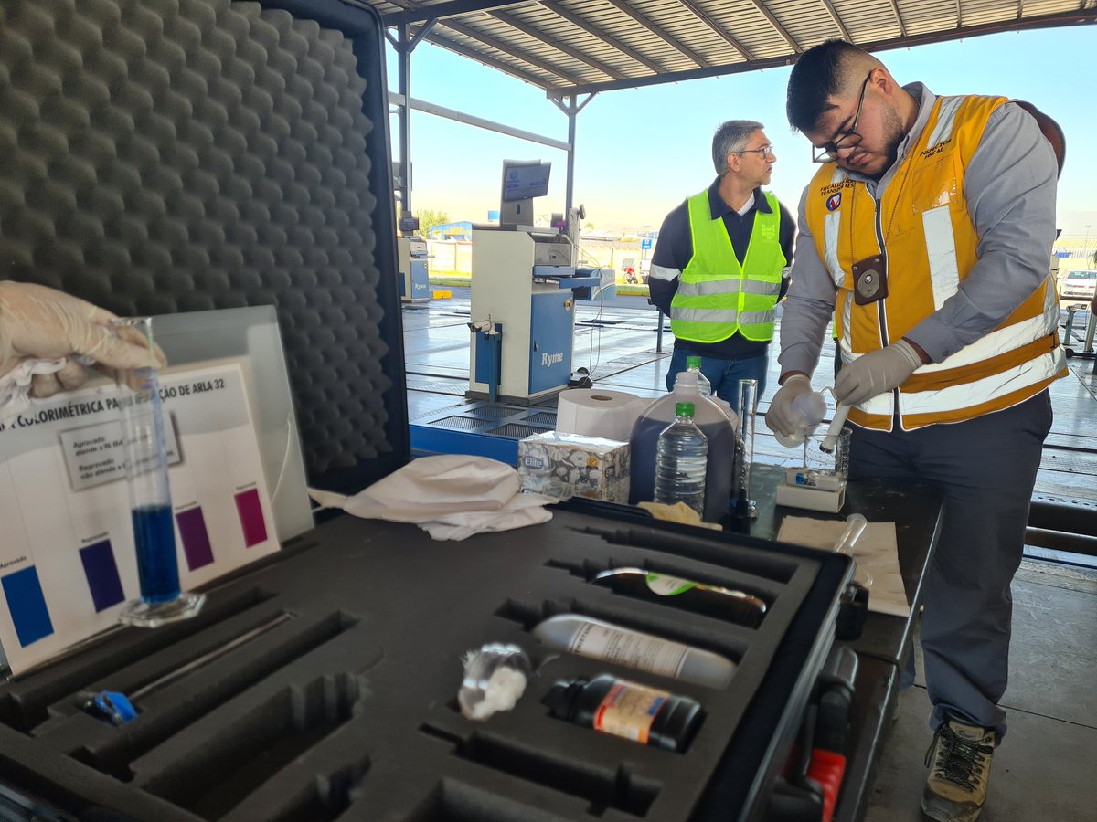 Equipo <a href="/Fisca_MTT/">Division de Fiscalización de Transportes</a>, Compañía Ambiental CETESB <a href="/governosp/">Governo de S. Paulo</a> y <a href="/MMAChile/">Ministerio del Medio Ambiente</a> visitan planta de revisión técnica de Santiago, en el marco de programa de #cooperación <a href="/Calacplus/">Calac+</a> para implementar Piloto de verificación y capacitación sobre sistemas de postratamientos de gases de escape 🚙🚐