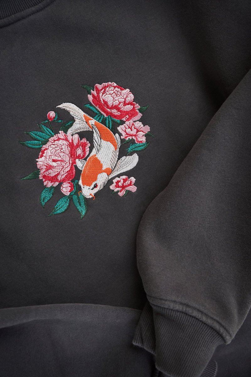 Daria18Sparrows's tweet image. Koi fish #SmallBusiness #embroideredart