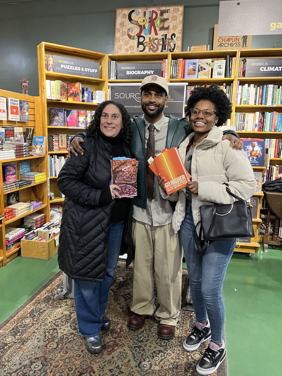 InsideOutDET's tweet image. We're proud to count @BigSean among our InsideOut alumni! We had a chance to reconnect at the launch of his new book GO HIGHER. Being able to gift a literary journal with one of his poems published while in our program at Cass Tech was a full circle moment in our 30 year history!
