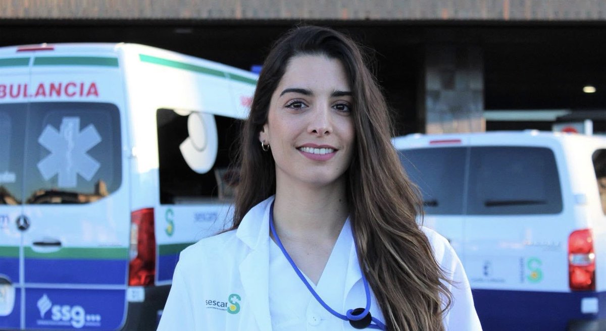 🏆 Premio para la residente de #Urología, Marta Lorenzo Sánchez, en la jornada “Proyecto Andrógeno Multidisciplinar 2025”.

✅ Su estudio indica biomarcadores no invasivos que ayudan al diagnóstico en el ADN contra el cáncer.

+info: bit.ly/3XIssds

#SomosCHUA