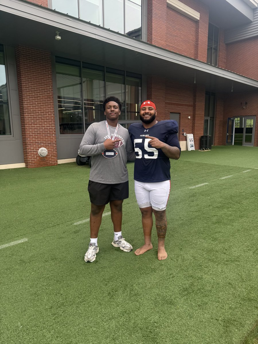 BigBray59's tweet image. Thank you all for having me at auburn today had a great time!!! @coachcwell4 @Jeff_XOS @AuburnFootball @echs_football @ElCoHighAthlete @Madhousefit