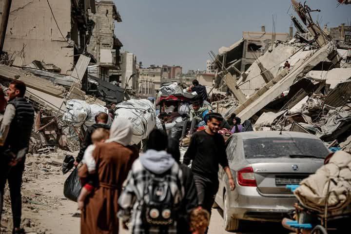 BridsPalestine's tweet photo. #Gazan are dying, screaming with pain and death, a new displacement and a new pain.
#GazaGenocide
#GazaUnderAttack https://t.co/tzjRFWMTzb