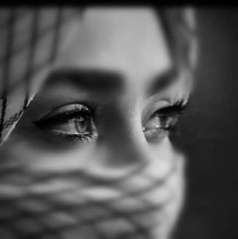 من هو الخائن لك ,,,,, العقل ام القلب؟