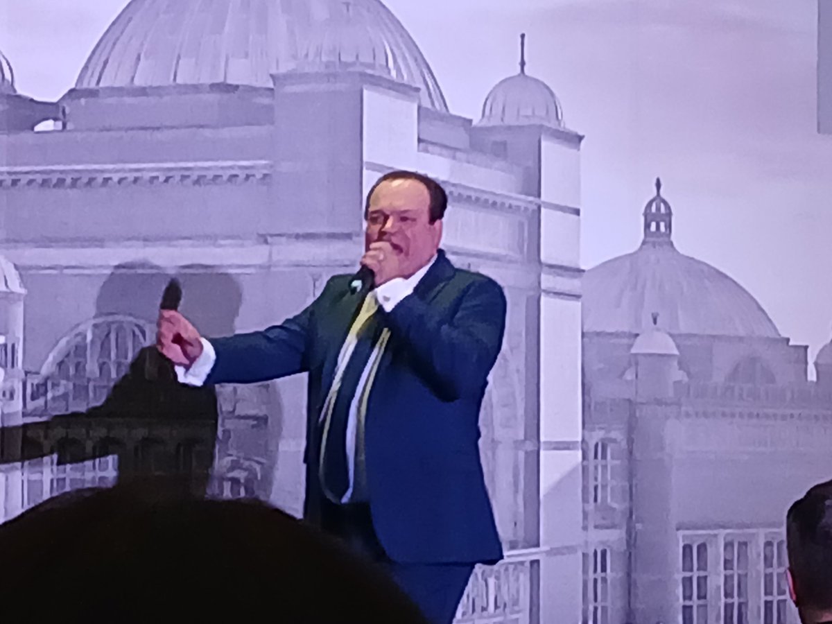 And this evening we have been treated to a song from Barry from <a href="/bbceastenders/">BBC EastEnders</a> #HSJProvider <a href="/HSJnews/">Health Service Journal</a> <a href="/nec_sws/">NEC Software Solutions</a>