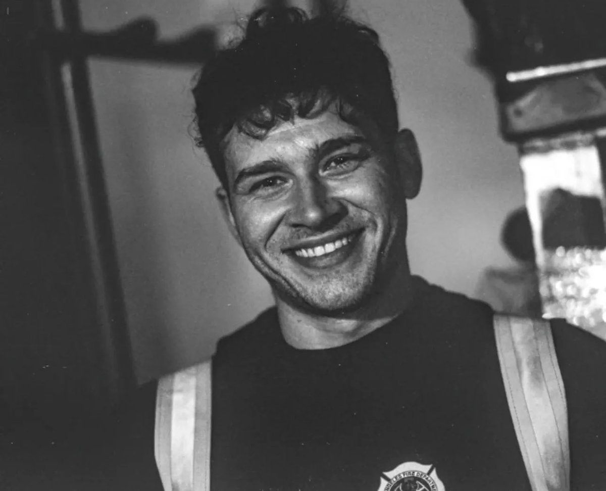 oliverstarkk: Season 9 Renewal. Smiles all around 🚨 @911onabc

📸 : Peter Krause