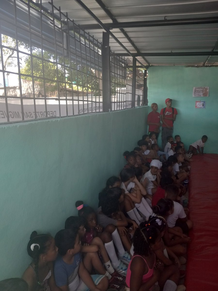 En el CVD Deportivo de San Fracisco en #SanMiguelDelPadrón jornada de alegría para los niños y niñas, #CubaVencerá 
#TumbaElBloqueo que afecta el desarrollo del pais 
🇨🇺🇨🇺❤️🇨🇺🇨🇺