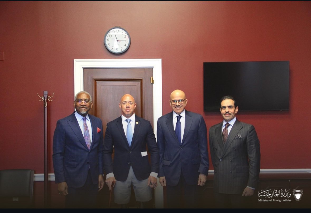 AbdullaRAK's tweet photo. Proud to join HE Foreign Minister Dr. Abdulatif bin Rashed Al-Zayani in a constructive discussion with Chairman @BrianMastFL and RM @GregMeeksNYC of #HFRC, an opportune conversation that reinforced our shared commitment to stability and cooperation.
https://t.co/qbD08kiC7O https://t.co/vyaYd2hHgk