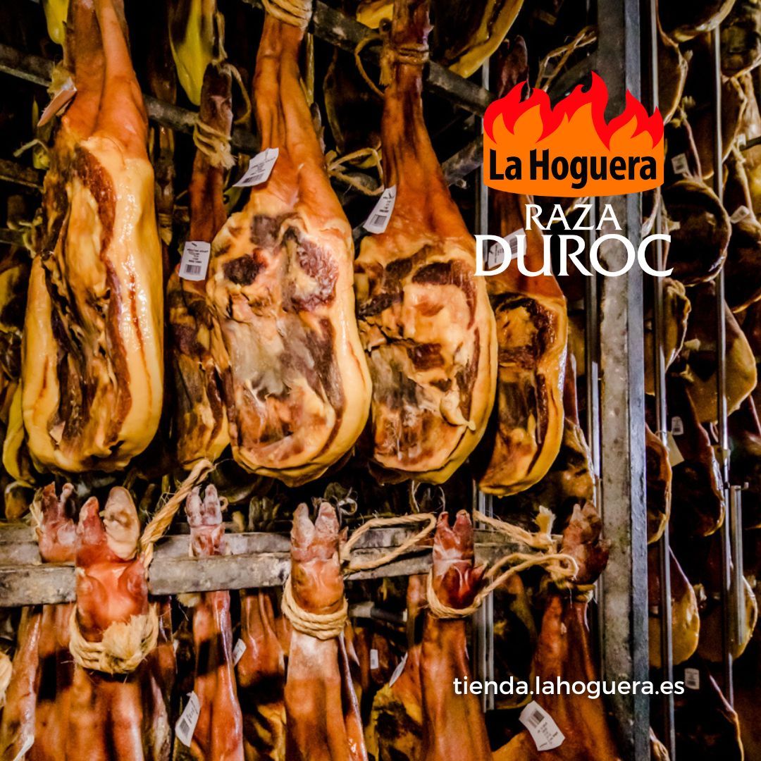 ¡Un regalo para el paladar! 😋Jamón Gran Reserva Raza DUROC de Embutidos La Hoguera 🔥
🛒 tienda.lahoguera.es 
#JamónSerrano #EmbutidosDeCalidad #JamónGratis #AperitivoPerfecto #EmbutidosLaHoguera #TierradeSabor #GastronomíaEspañola #RazaDuroc
