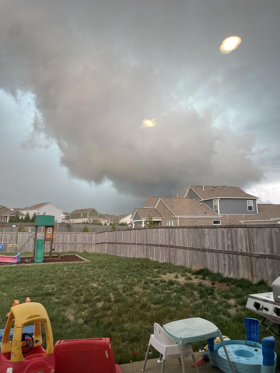 LegooMyMegooo's tweet photo. By Spring Hill Middle School about 10 minutes ago 😳 https://t.co/LyHAIjph8L