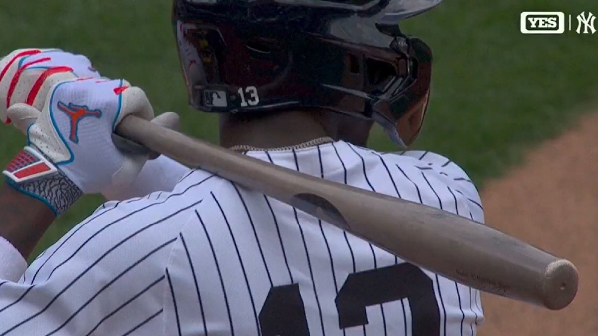 PrizePicks (@prizepicks) on Twitter photo 🚀 TORPEDO TAKEOVER 🚀
For every Double/Triple/Home Run the Yankees hit today, we'll make the Torpedo Bat bigger and give a Free Lineup to 10 winning members
To enter:
😈 Follow <a href="/PrizePicks/">PrizePicks</a>
👍 Like + Retweet
⬇️ Reply anywhere in the thread with a gif of your favorite MLB player 🚀 TORPEDO TAKEOVER 🚀
For every Double/Triple/Home Run the Yankees hit today, we'll make the Torpedo Bat bigger and give a Free Lineup to 10 winning members
To enter:
😈 Follow <a href="/PrizePicks/">PrizePicks</a>
👍 Like + Retweet
⬇️ Reply anywhere in the thread with a gif of your favorite MLB player