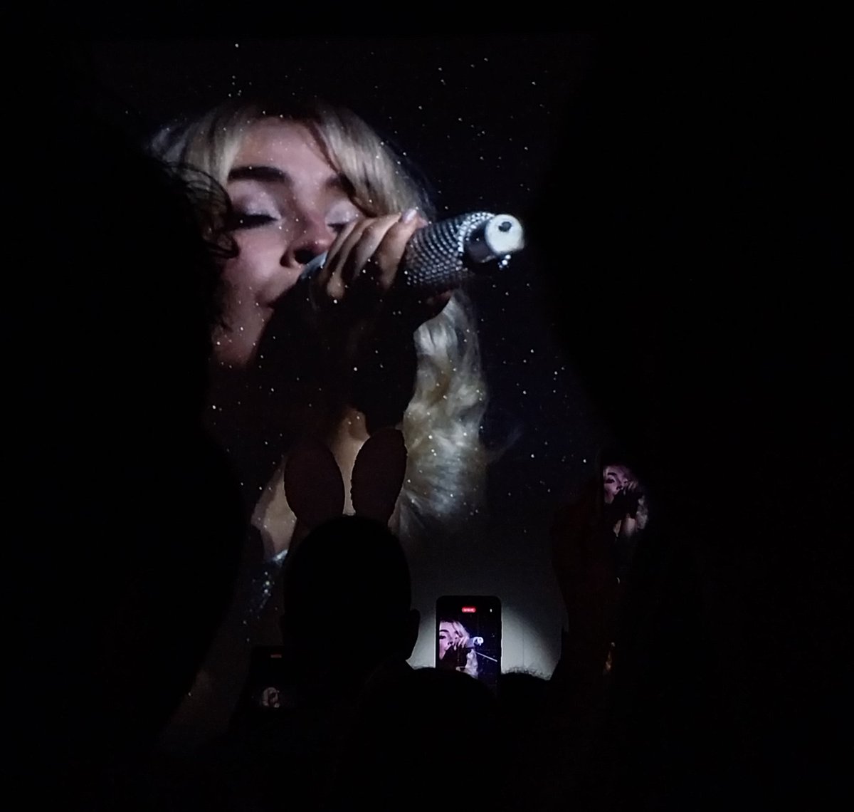 Róisin is a showgirl ❤️‍🔥 tweet media