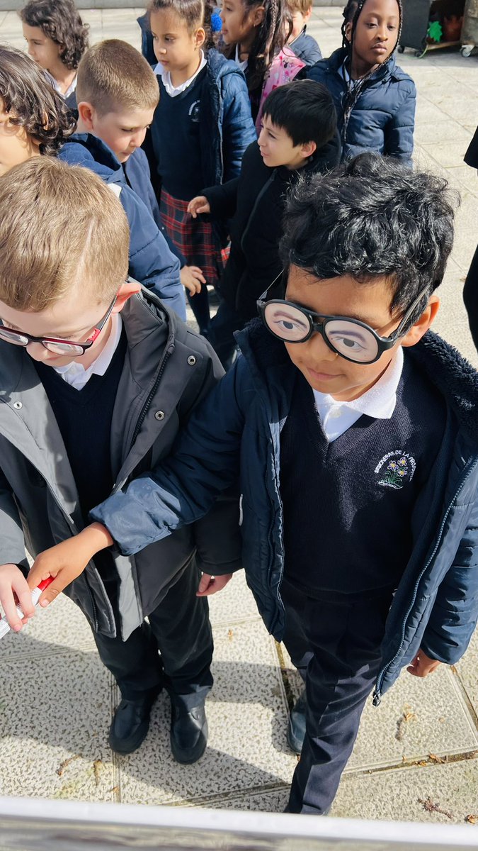 1º E. Primaria @misionerassa viajó en el tiempo con Lazarillo de Tormes ✨📖

Los peques descubrieron la picaresca de Lázaro en sus aventuras: el toro de piedra, las uvas con el ciego, el arcón del cura…

¡Gracias <a href="/rodrigocuentos/">rodrigocuentacuentos</a> por esta experiencia llena de historia y risas!