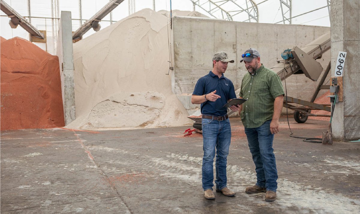 🚜 Optimizing Ag Retail with Agvance Blending 🌱

Check out our latest article to see how Agvance is shaping the future of ag retail through cutting-edge blending software. 🌾📊
bit.ly/43yOW4r