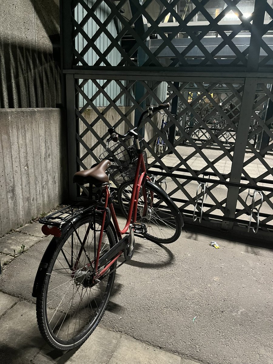 Tomt i cykelrummet när man lämnar sjukan 16 timmar senare.