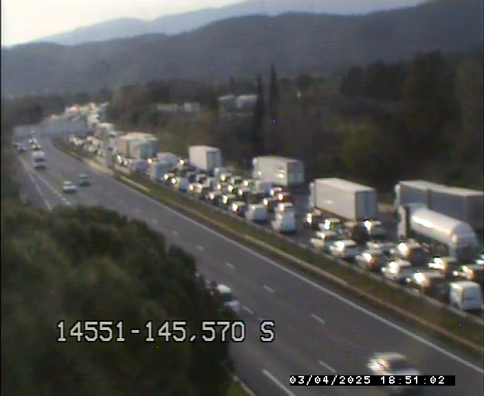 Autoroute A8 tweet media