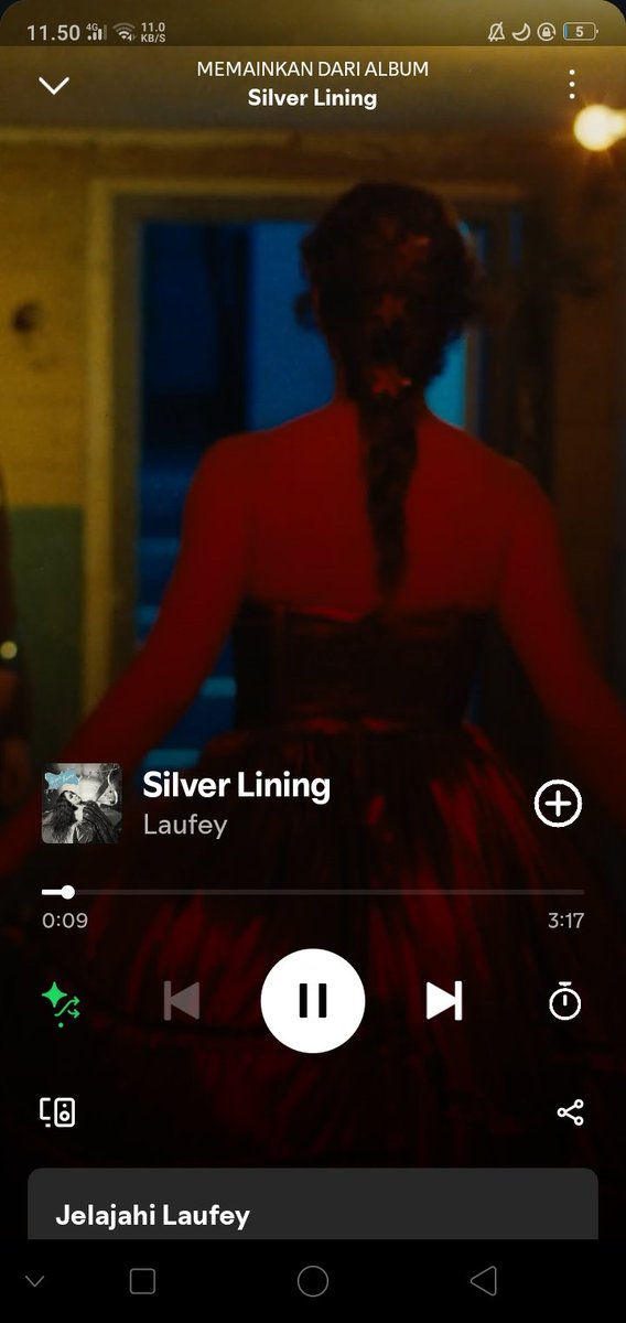 FINALLYYYY! YIPIYAYAY SILVER LINING IS OUTTT. I LOVE THIS SONGG SOOO MUCHH