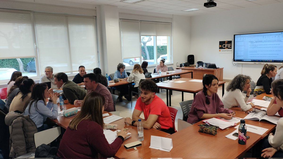 Segunda Sesión de la formación "Los trastornos graves de Conducta" Hoy toca poner en marcha lo explicado ayer por Ángel Hernández.
<a href="/cfiesalamanca/">CFIE SALAMANCA</a>  #FormaciónCyL