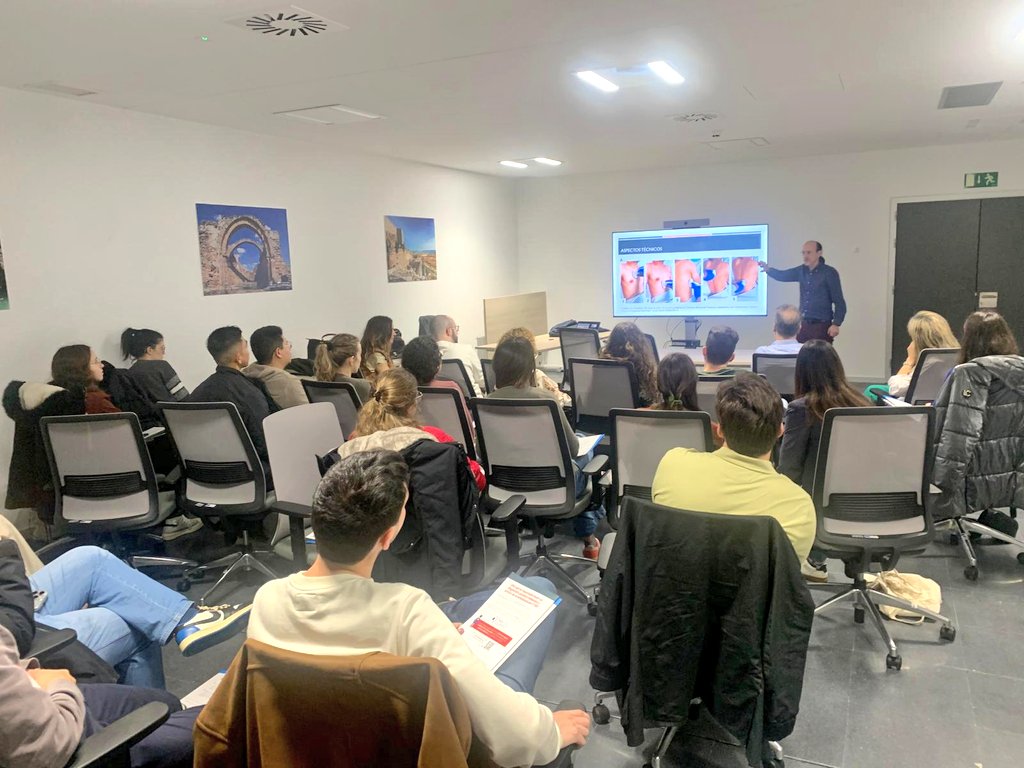 Comenzamos nuestras jornadas castellano-manchegas de #IC con los talleres de ecografía #ecocardio #ecopulmonar #Vexus #SCMC