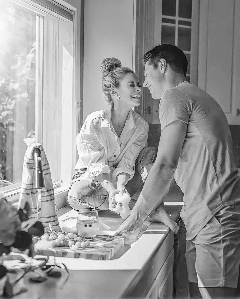 DateNight tweet media