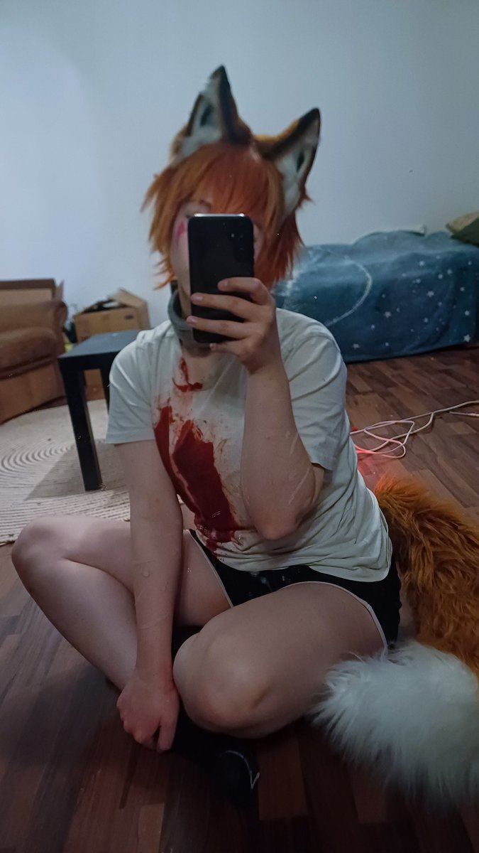 Gifthaeubling's tweet image. Having a huge mirror is so nice! I LOVED taking all the pictures in it!โบ๏ธ๐
#RenHana #BoyfriendToDeath #RenHanaCosplay #BtdCosplay