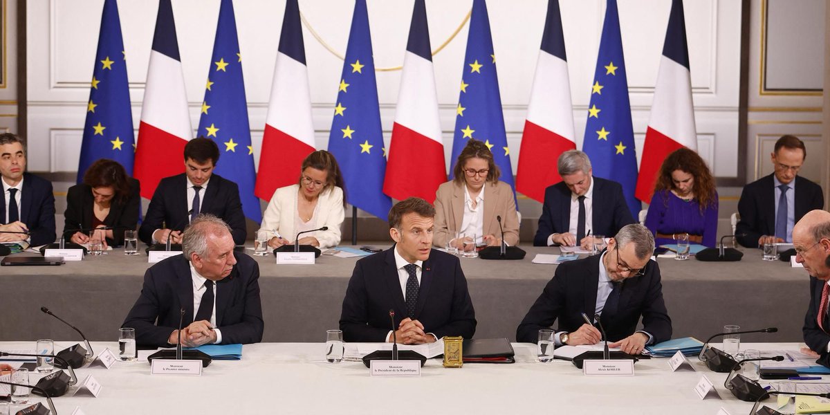 A l’invitation du Président de la République, <a href="/JeanFLoiseau/">Jean-François Loiseau</a>,  Président de l’ANIA, était présent ce jour à l’ <a href="/Elysee/">Élysée</a> pour faire un point sur les conséquences des nouvelles mesures tarifaires annoncées hier soir par Donald Trump.
👉 linkedin.com/posts/ania-ass…