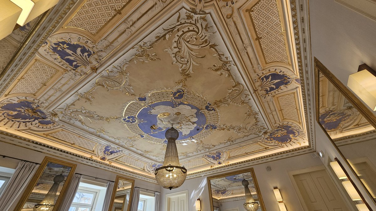 3D_Dreams8's tweet photo. Celebrating Friendship with dear Friend Cecília Ferraz🥰in a special moment, with Art🎨and Architecture🥰🏰#art #ArtAndDesign #artist #architecture #SheIsTheOne #artgallerytheone #theonepalaciodaanunciada #visitportugal #portugal📷 https://t.co/UuKU2f9Hyb