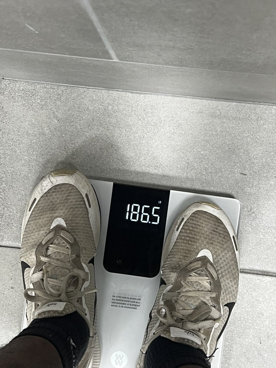jimenez_mo66388's tweet photo. Offseason going great, you have to stand out in the weight room on the field and in the classroom to be great. Junior szn otw!!!! #AGTG 💪🏾💪🏾💪🏾 @Coach_SavageD @jbyrd0625 @CoachBrown910 @WhiteOakFB https://t.co/aPscRWPqIt