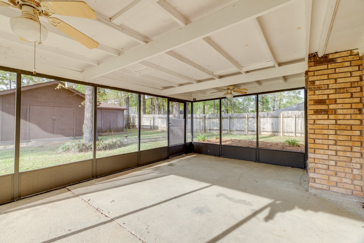 New Home For Sale!

📍 306 Lincoln Hills Drive, Monroe, LA 71203
💰 $195,000 | 🛏️ 3 Bedrooms | 🛁 2 Bathrooms
📐 1551+ Sq. Ft. 
Call 318-378-5985 if interested.
Message me for more photos.
#MonroeLA #RealEstate #ForSale