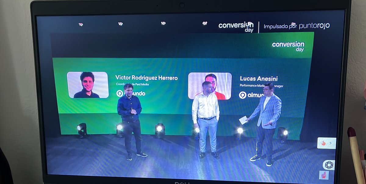 verybellini's tweet photo. Llegó el turno del team de paid media de @almundo_ar para el #conversionday2025 - @PuntoRojoM https://t.co/R73kqQ3vDC